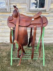 15.5 Vic Bennett Saddle