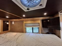 2001 4h Sooner horse trailer