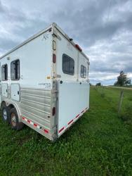 2009 Keifer 3 horse living quarter trailer
