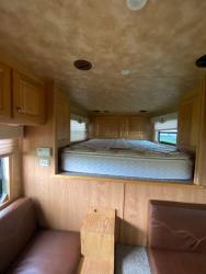 2009 Keifer 3 horse living quarter trailer