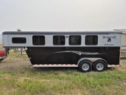 2012 Royal T aluminum 3 horse gooseneck trailer