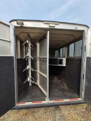 2012 Royal T aluminum 3 horse gooseneck trailer
