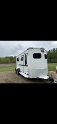 Sundowner 2 Horse Trailer