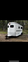 Sundowner 2 Horse Trailer